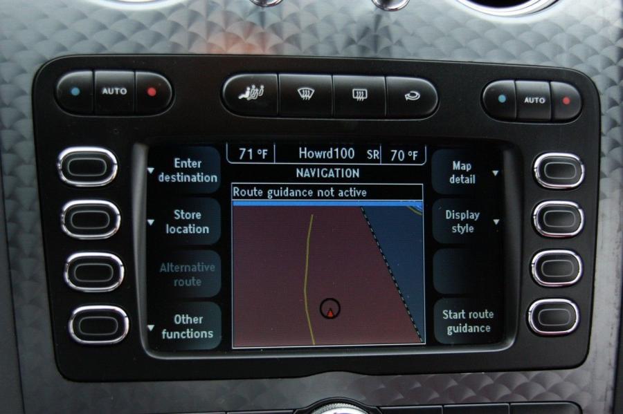 Детали интерьера Bentley Continental GT Speed 2007 года  (фото 22 из 86)